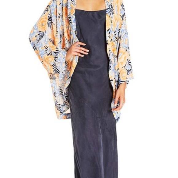 New Tigerlily Leyla Kimono Top - Picture 2 of 4